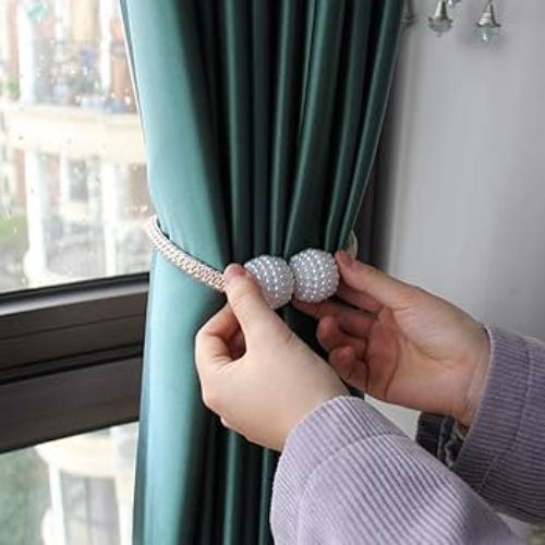 Curtain Holder