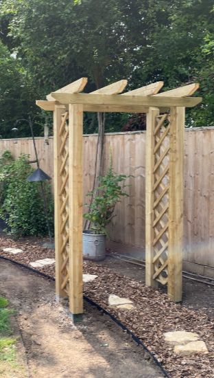 Garden trellis carpentry