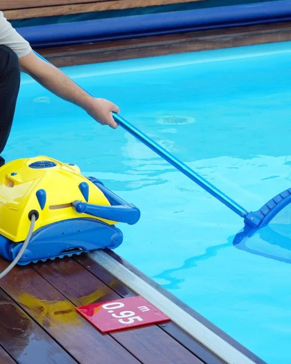 Swimming Pool Cleaning